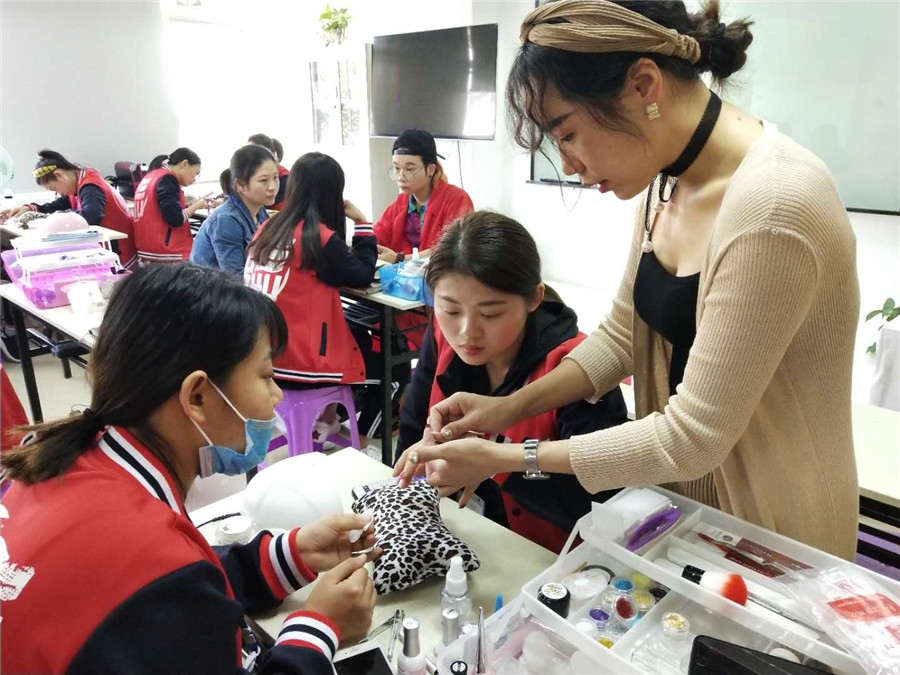 南寧美甲學校_教學口碑_辦學實力_培訓排行