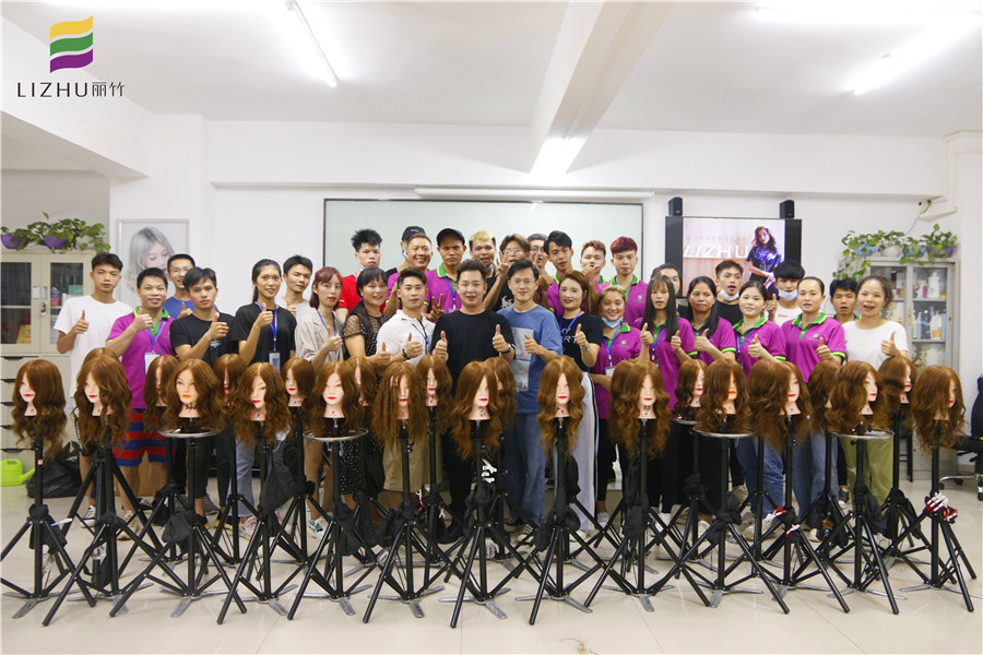 美發(fā)時尚電棒造型班：我們畢業(yè)啦