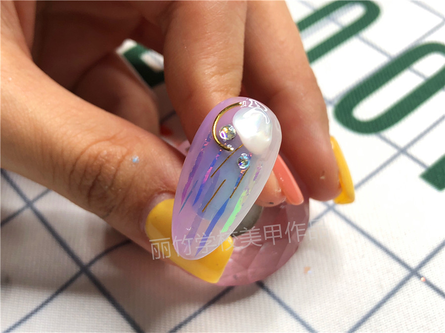 1592808559769478.jpg 20200427糖果玻璃紙搭配不美甲.jpg