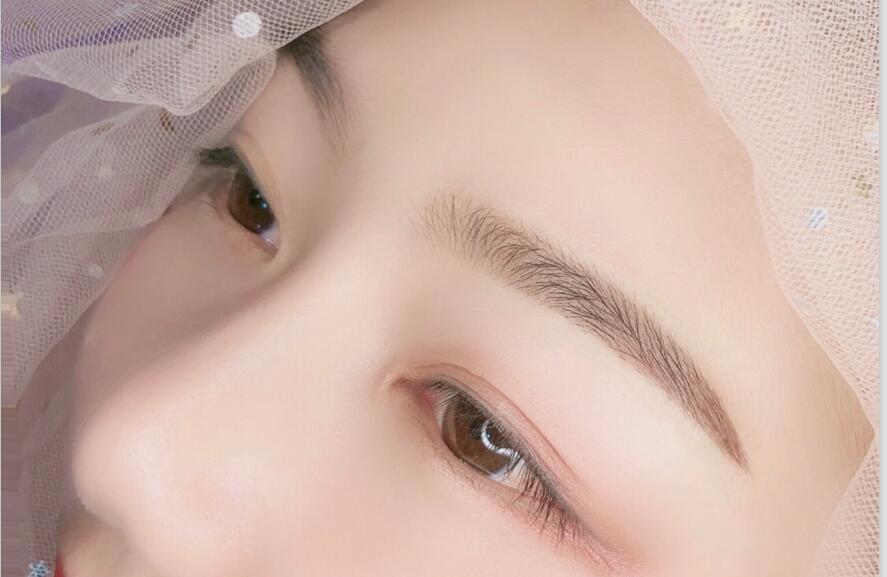 南寧紋繡培訓(xùn)學(xué)校：這樣做你的紋眉才會(huì)好