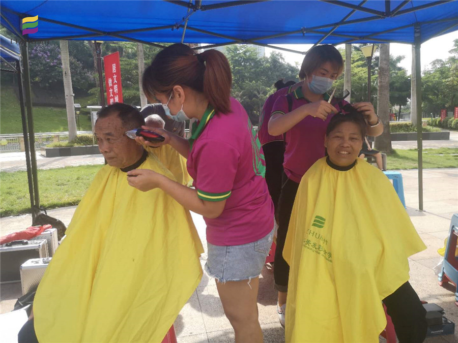 1598684951889355.jpg 仙湖開(kāi)發(fā)區(qū)天池山廣場(chǎng).jpg