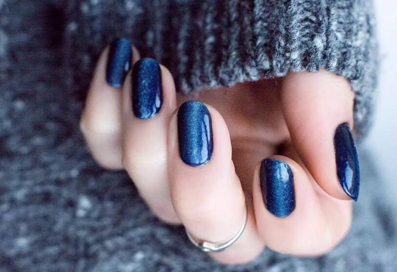 廣西美甲學校：貓眼膠的使用方法