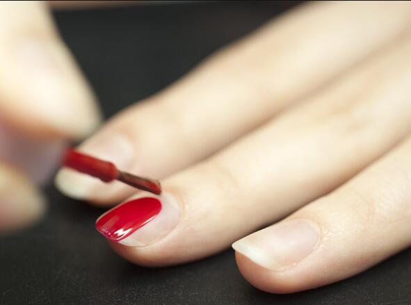 南寧美甲學校：如何挑選指甲油