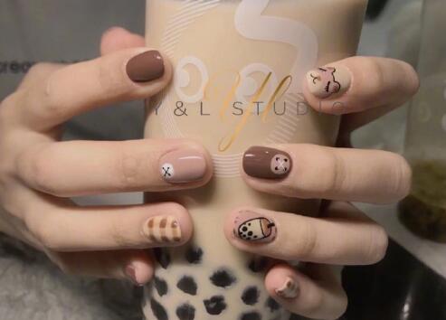 南寧美甲學校：熱門冬日美甲款式