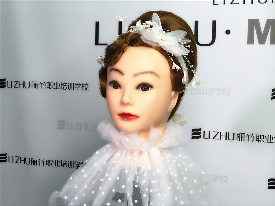 麗竹編發(fā)：復(fù)古秀禾時(shí)尚，統(tǒng)統(tǒng)有