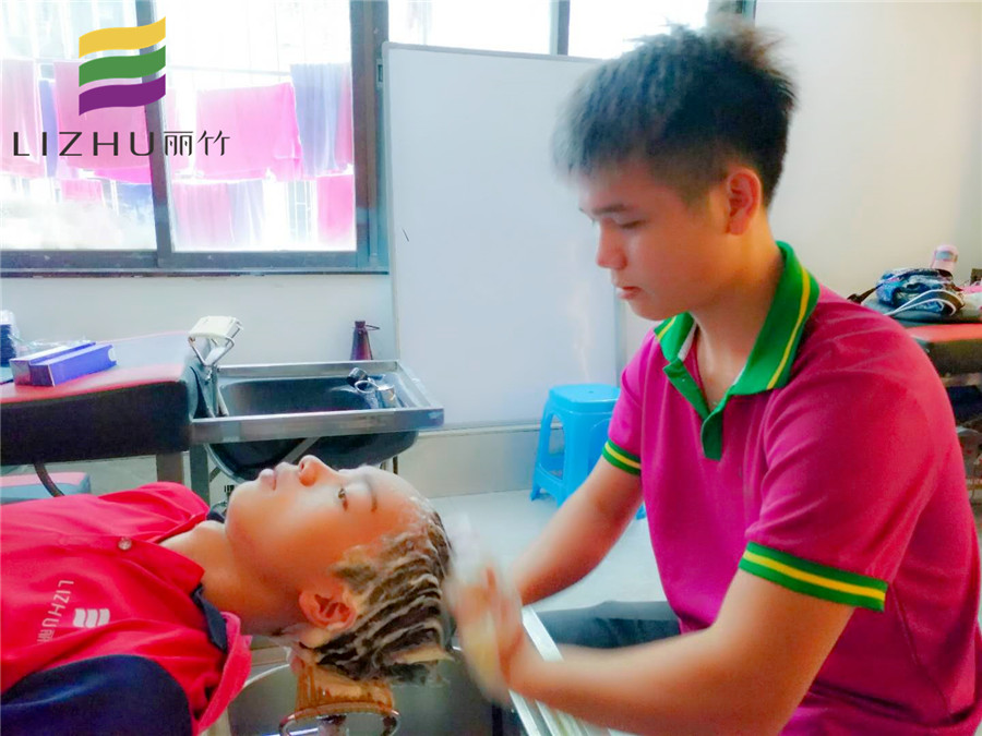 1607485123173486.jpg 余秋和.jpg