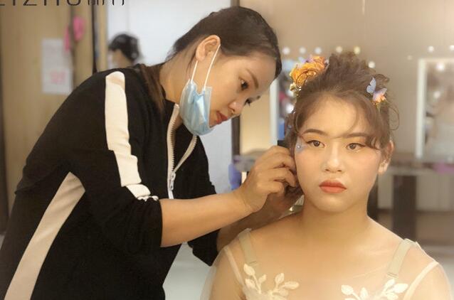 化妝學(xué)員心得：這么快就畢業(yè)了