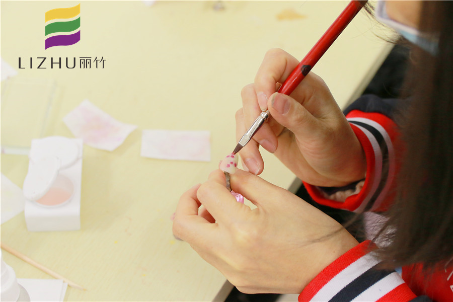 南寧專業(yè)美甲培訓(xùn)學(xué)校課堂分享