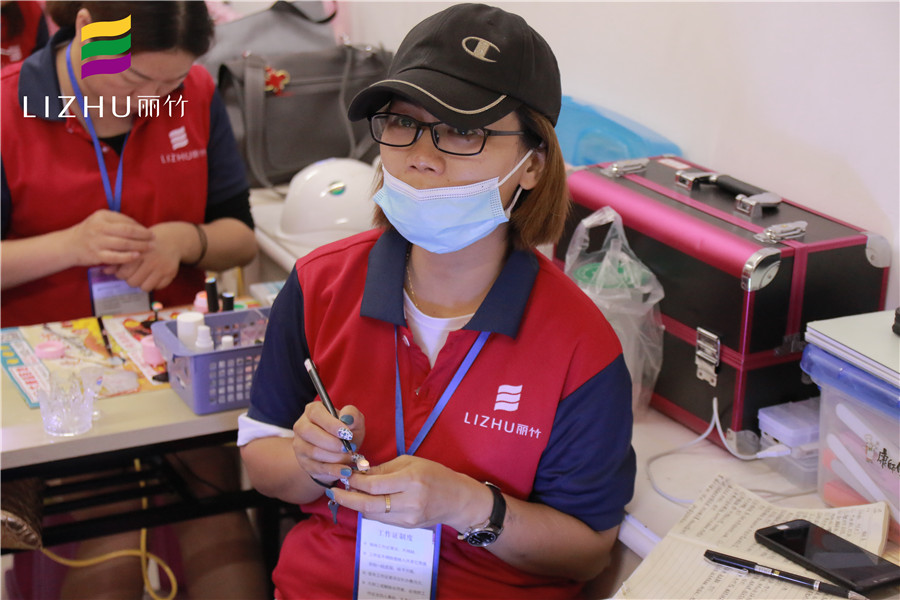 美甲學(xué)員感言：美甲就是我的專屬色彩