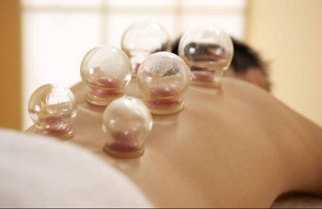 南寧美容學(xué)校：拔火罐的使用方法