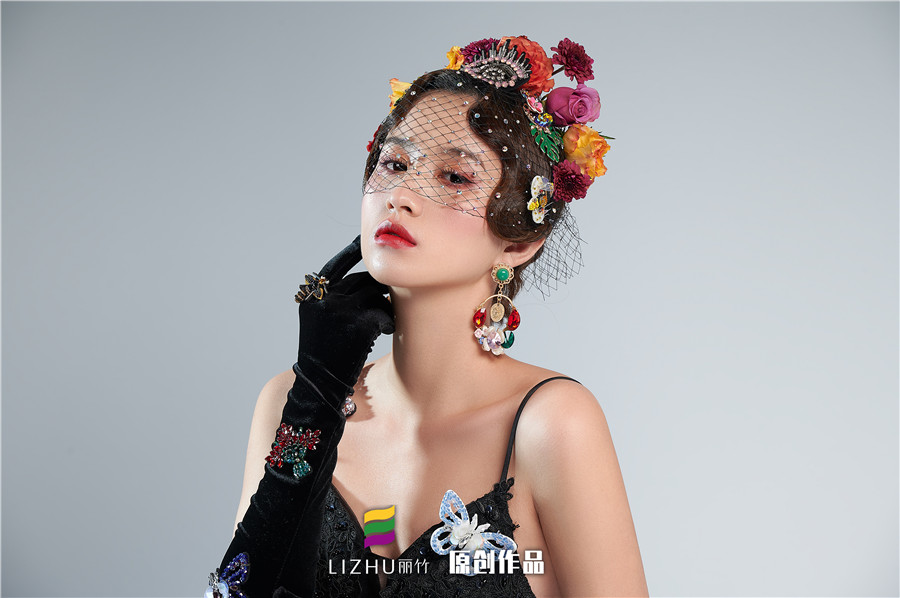 南寧化妝培訓(xùn)機(jī)構(gòu)彩妝作品：輕奢復(fù)古造型