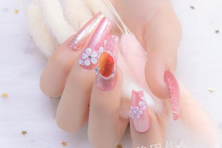 南寧專業(yè)美甲培訓(xùn)中心：怎么才算是好的美甲