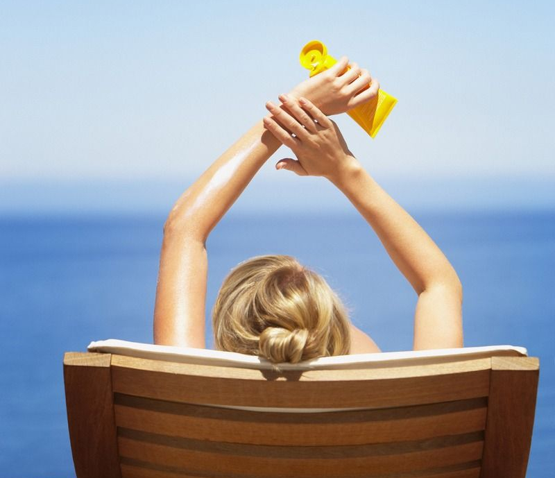 先涂防曬還是隔離？廣西彩妝培訓學校來解答