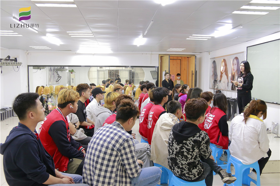 來廣西南寧美發(fā)學校學技能，就業(yè)有保障