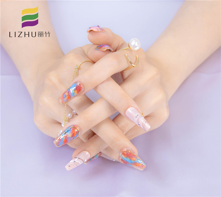 日式暈染美甲作品，南寧美甲培訓(xùn)分享