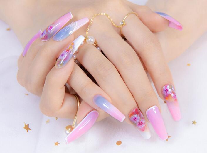 小雛菊美甲，南寧美甲學(xué)校排行榜推薦