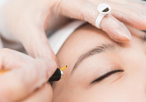 廣西紋繡學校全員討論：紋繡過后為什么會掉色？