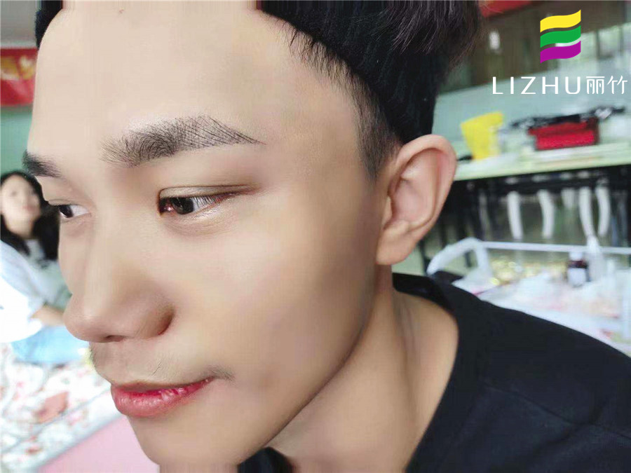 男士應該怎么紋眉？南寧紋繡現(xiàn)場演示手法