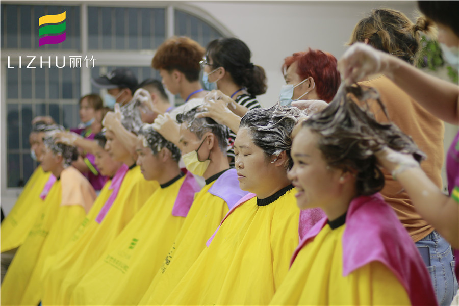 坐著怎么洗頭？南寧專業(yè)美發(fā)培訓(xùn)教你