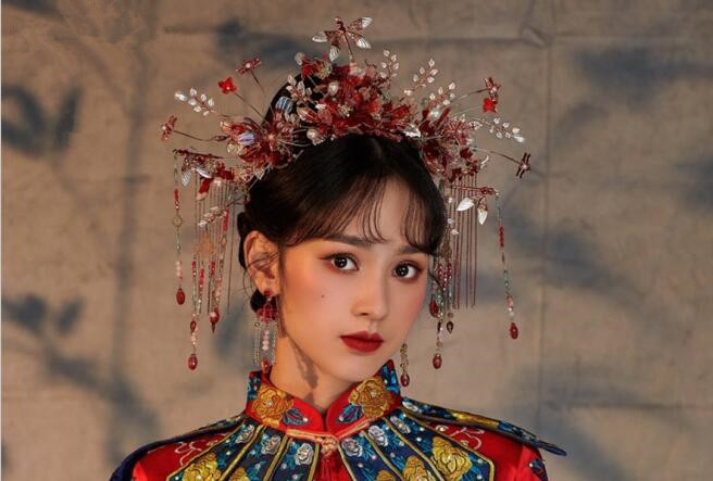 中式新娘造型，用實力證明南寧學化妝哪家好