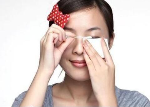 神奇卸內(nèi)眼線術(shù)，告訴你廣西化妝學(xué)校哪家有實(shí)力