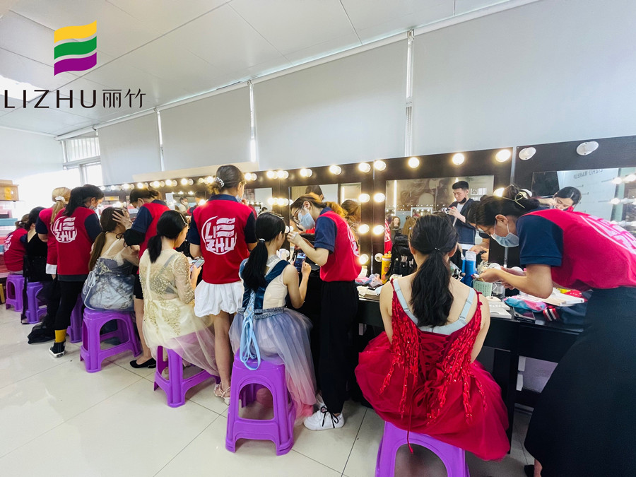 來(lái)自五湖四海的化妝指南~