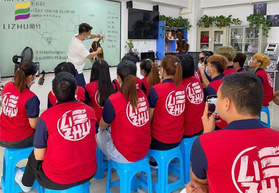 廣西美發(fā)學(xué)校哪家好？來看看美發(fā)課堂吧