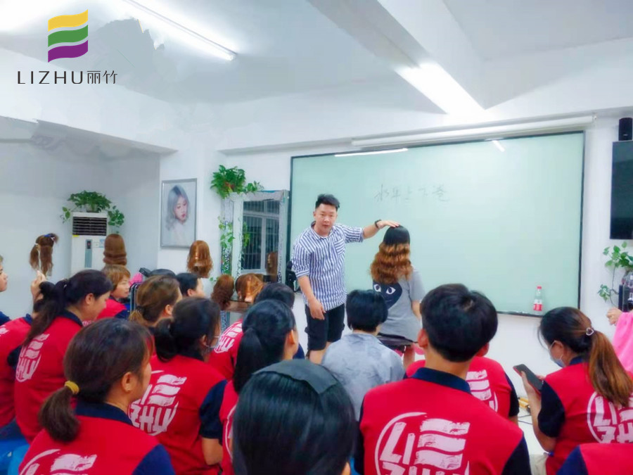 南寧美發(fā)去哪里進(jìn)修？麗竹美發(fā)學(xué)校歡迎你