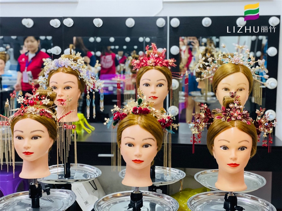 快看！廣西有名的化妝培訓(xùn)課堂實(shí)況