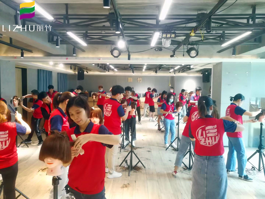 廣西學(xué)美發(fā)有前途嗎？歡迎到麗竹美發(fā)學(xué)校找答案