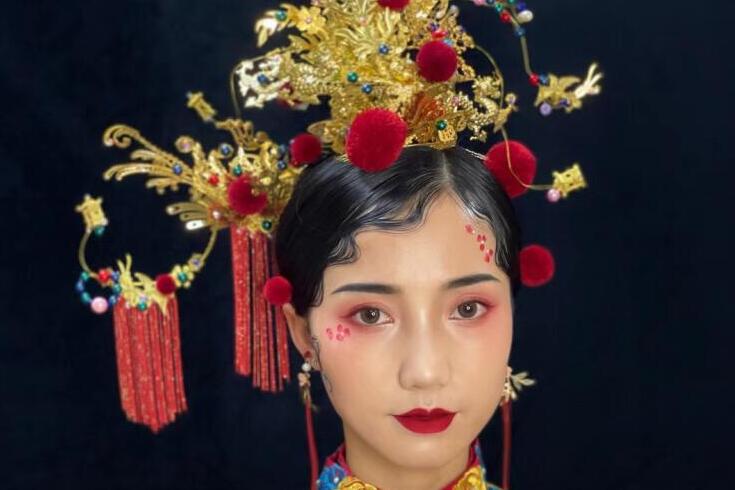 中式新娘造型，廣西彩妝造型學校作品