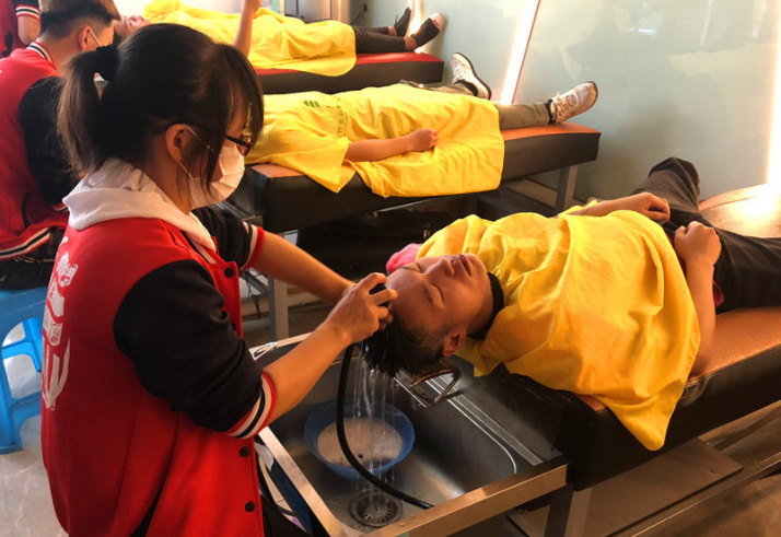 秋季如何護(hù)發(fā)？南寧美發(fā)學(xué)習(xí)洗護(hù)必學(xué)課程