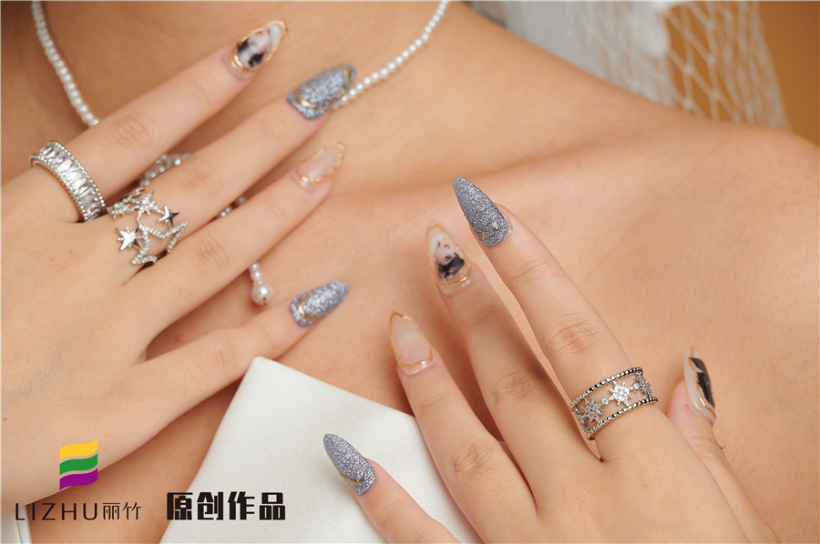 貼甲片能維持多久？廣西美甲基礎(chǔ)學(xué)校告訴你