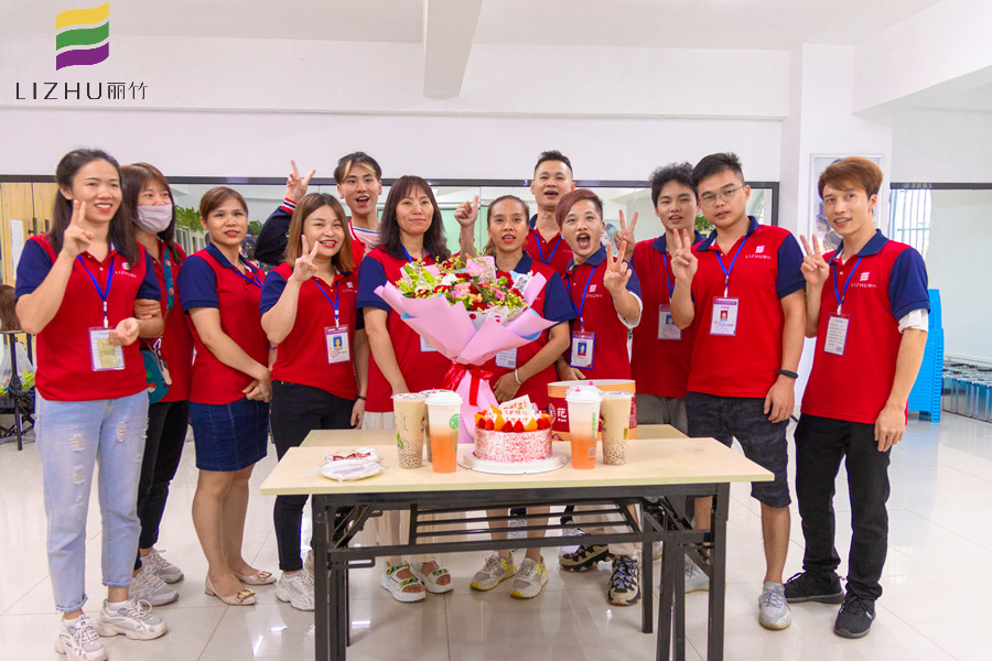 師恩難忘！南寧美發(fā)學校舉行畢業(yè)聚會