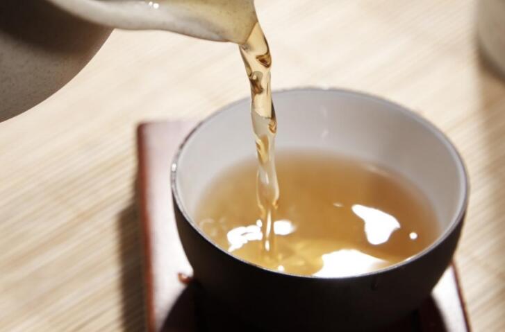 想喝茶養(yǎng)生？南寧美容學校提醒你4個注意事項