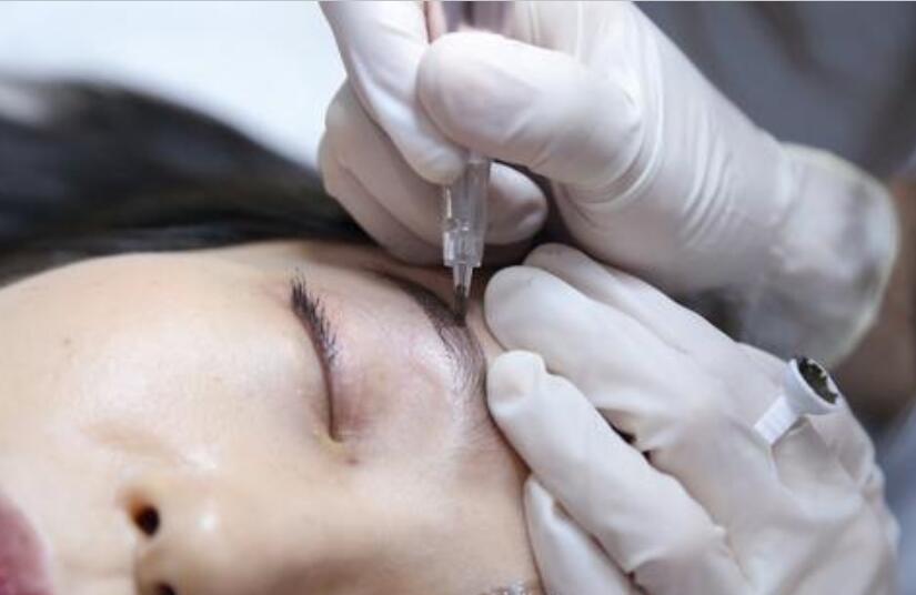 眉毛定框和操作邊框線(xiàn)技巧，廣西紋繡培訓(xùn)機(jī)構(gòu)教你