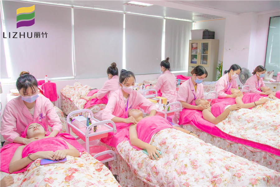 廣西美容培訓班：半肩按摩小貼士：