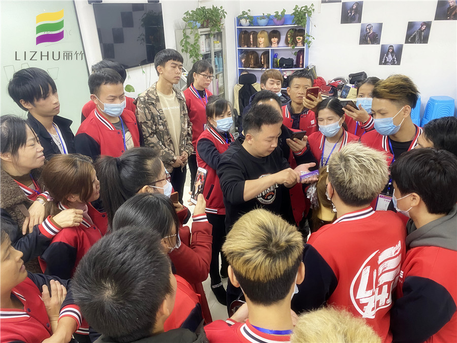 染發(fā)一定要用雙氧奶嗎？南寧美發(fā)培訓(xùn)幫你解答