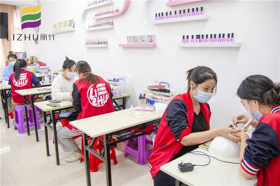 南寧美甲培訓學?；A(chǔ)班升班考核