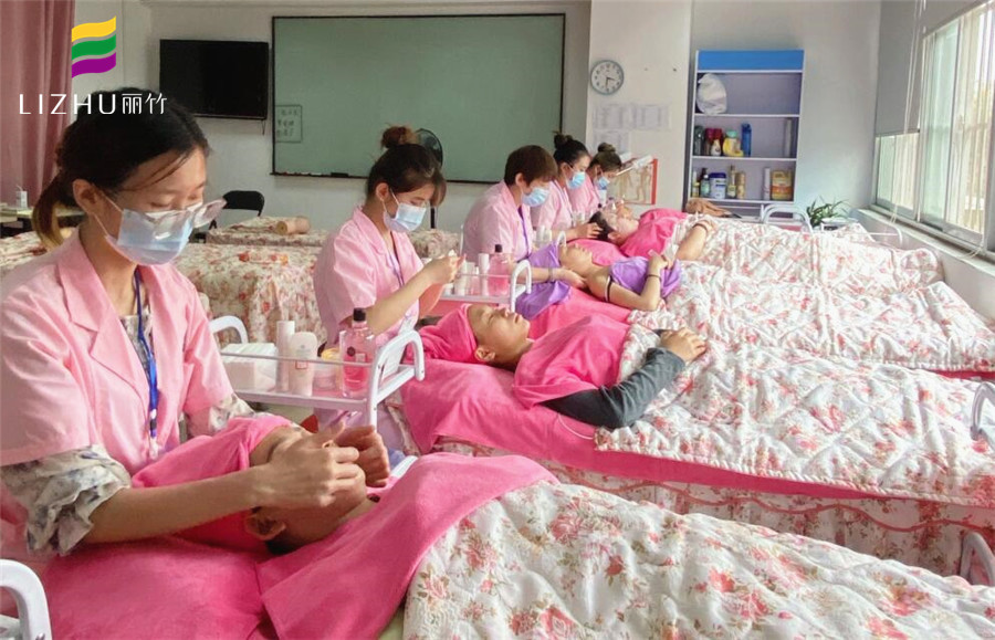 手法按摩操作方法，廣西美容護(hù)膚培訓(xùn)分享