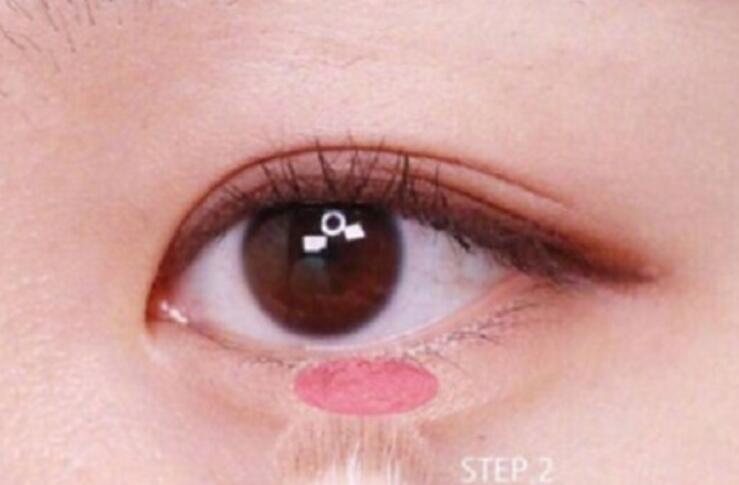 與眾不同的臥蠶技法，廣西化妝培訓(xùn)教程來咯