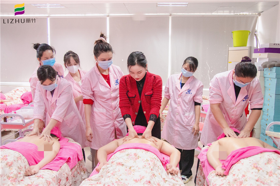 背部疏通的好處，廣西美容養(yǎng)生培學(xué)校告訴你