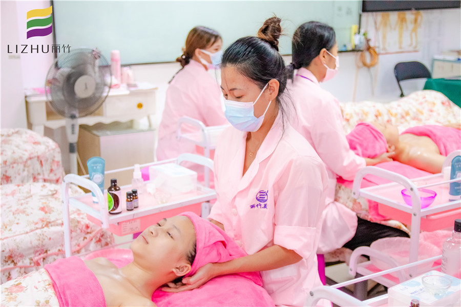 你為什么要做肩頸護理？南寧專業(yè)美容培訓(xùn)幫你分析