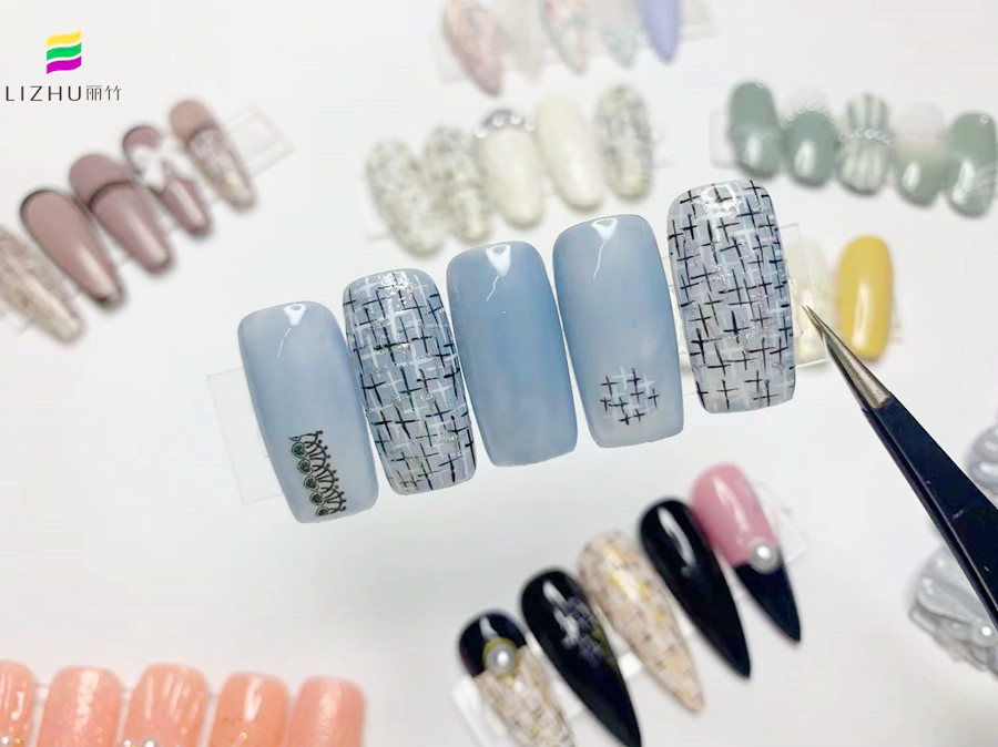 名媛小香風(fēng)美甲，廣西南寧美甲學(xué)校學(xué)員作品