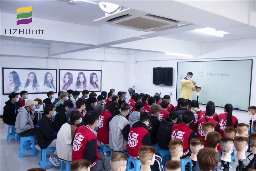 平頭修剪方法，廣西男發(fā)剪裁培訓(xùn)內(nèi)容