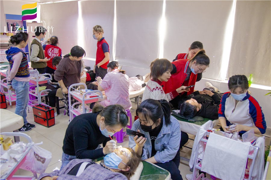 南寧哪里可以學(xué)紋繡？麗竹5月紋繡培訓(xùn)歡迎你