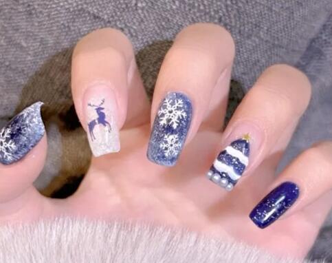 南寧網(wǎng)紅美甲培訓：藍色系新年美甲推薦