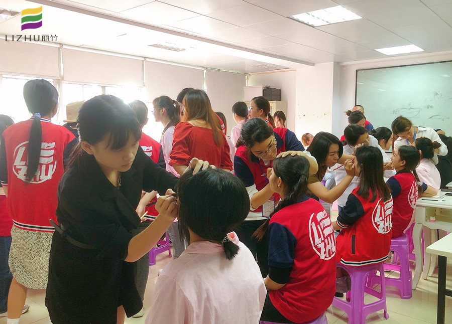 紋繡不同部位能保持多久？南寧專業(yè)紋繡培訓(xùn)學(xué)校為你講解