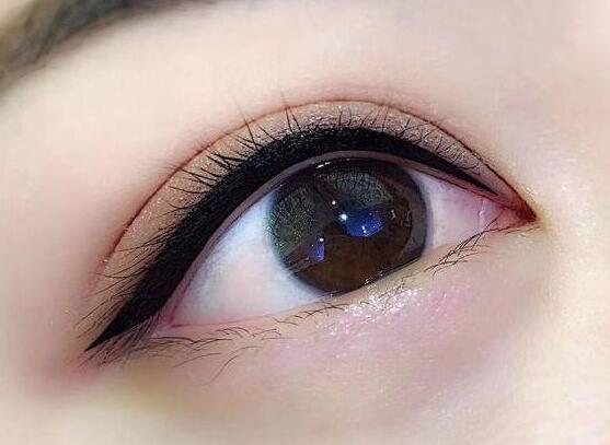 美瞳線多久可以碰水？廣西紋繡培訓(xùn)機(jī)構(gòu)分享