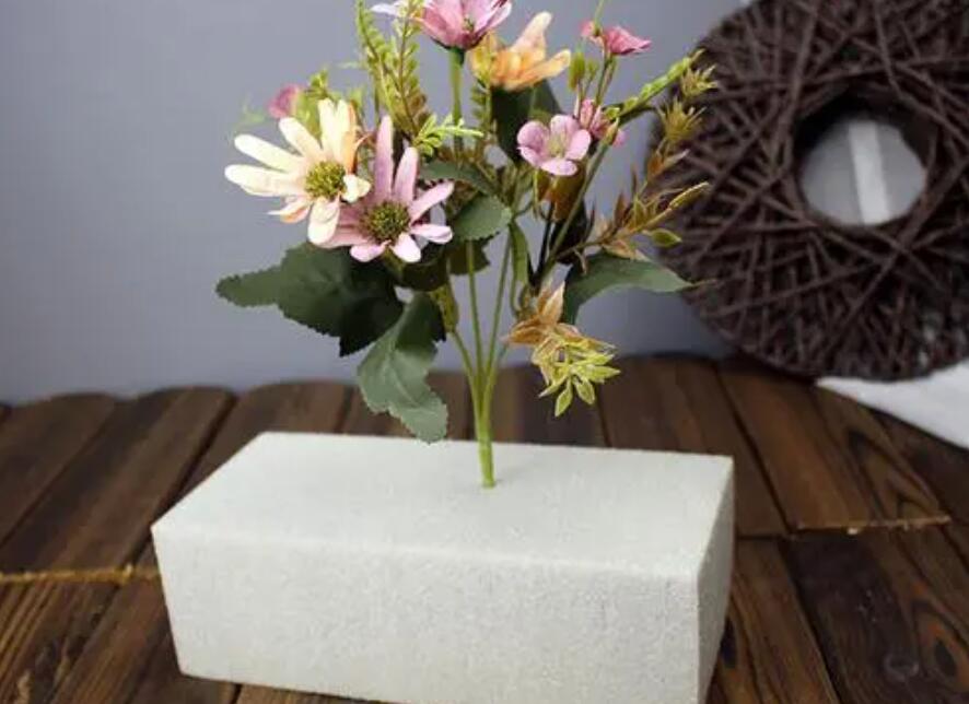 插花需要哪些材料？南寧婚慶花藝培訓(xùn)學(xué)校幫你盤點